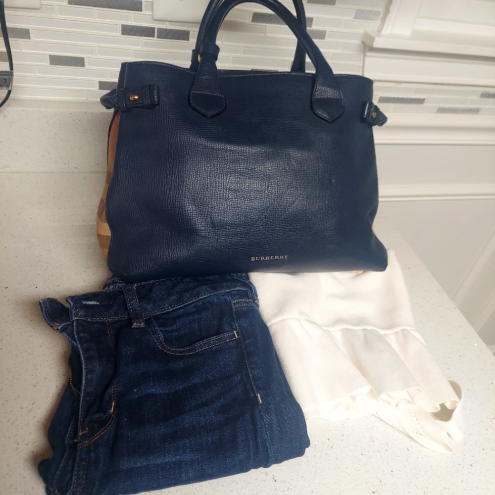 Burberry Banner Medium